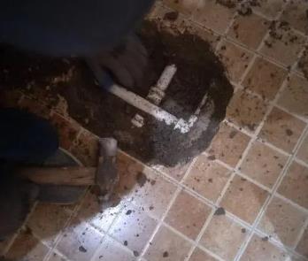 积石山卫生间漏水维修公司为您分享下卫生间渗水如何处理及注意事项