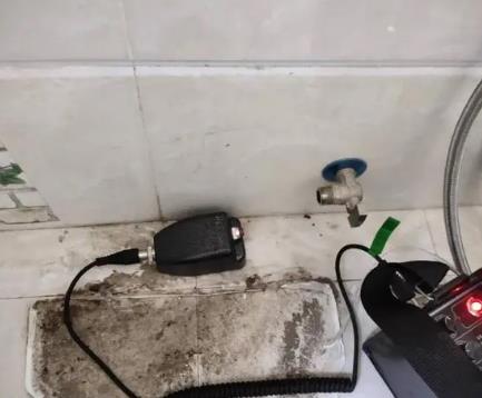 积石山屋顶漏水维修公司分享下卫生间漏水的危害及解决方法